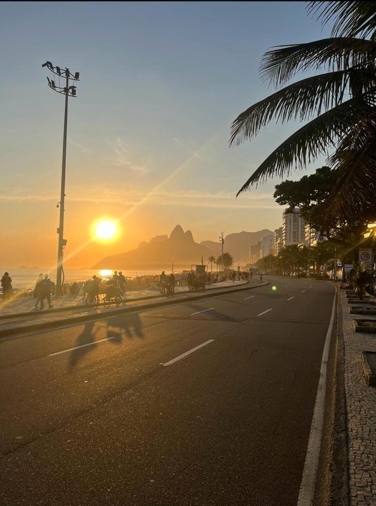Alugo Quarto Espacoso Com Banheiro Privado Em Apartamento Em Copanema ริโอเดจาเนโร ภายนอก รูปภาพ